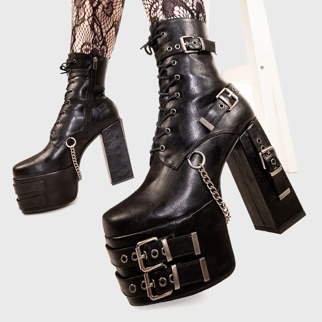 Diligence Chunky Platform Ankle Boots