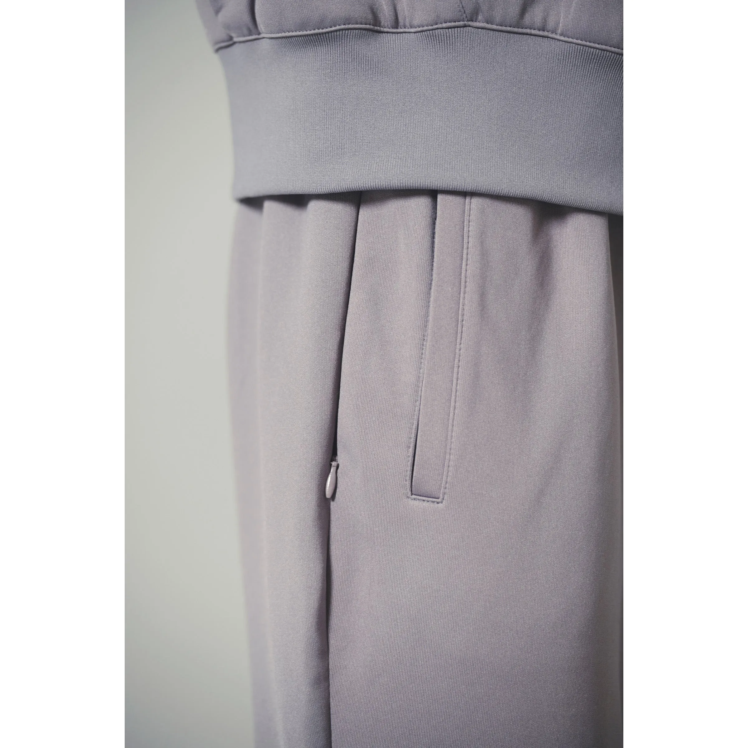 TRACK PANTS / CHARCOAL