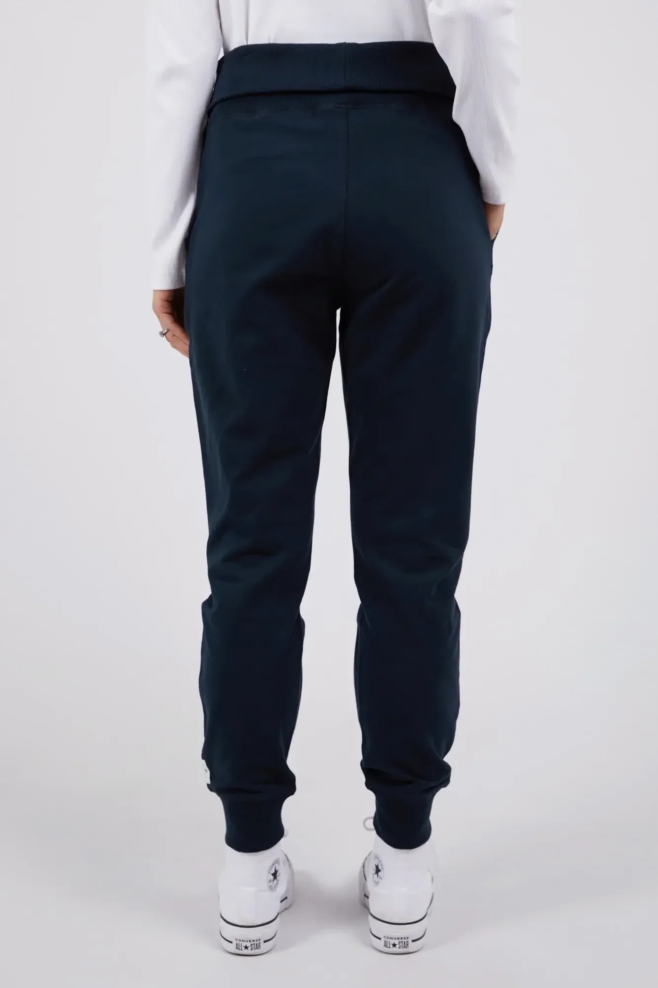 Victory Track Pant in Navy