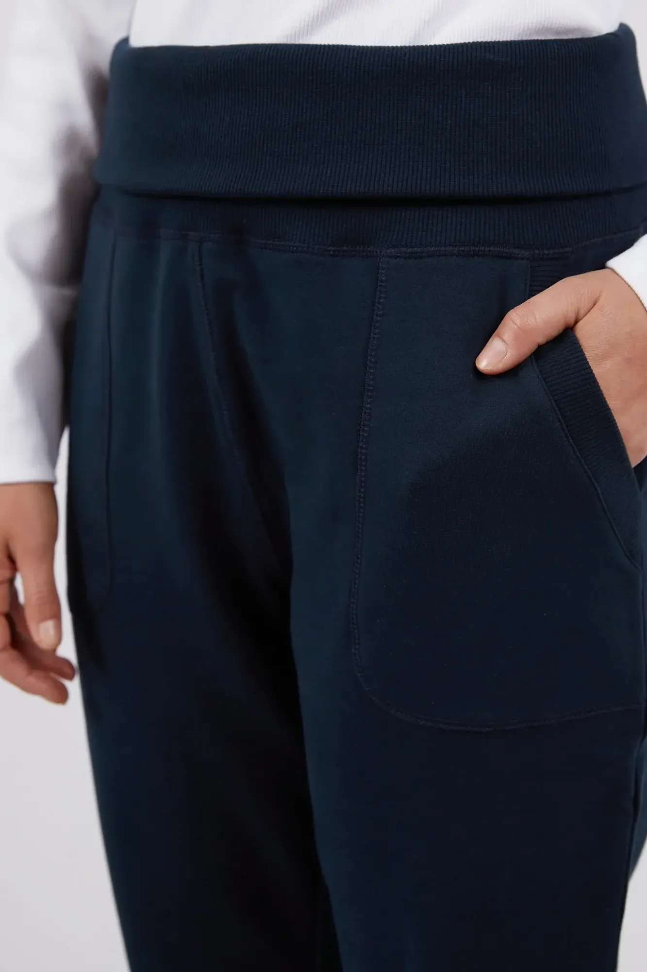 Victory Track Pant in Navy